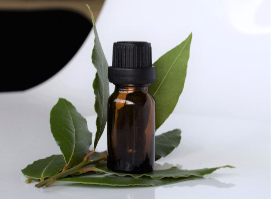 Essential oil extracted by D.I.C.